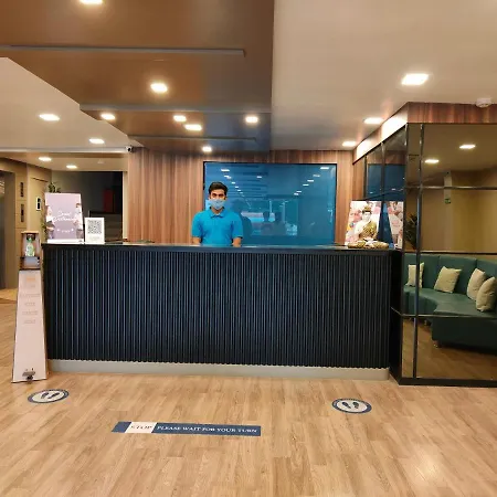Kanak Beacon Hotel - Ashram Road Ahmedabad-2